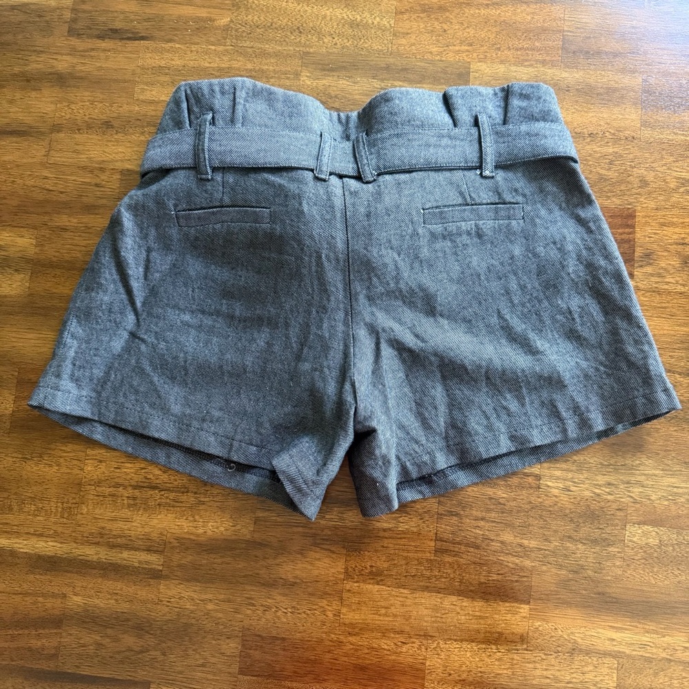 NWT $178 Kosmika Grayish Brown Women's Tweed Shorts with Belt in size Medium! - Picture 2 of 6
